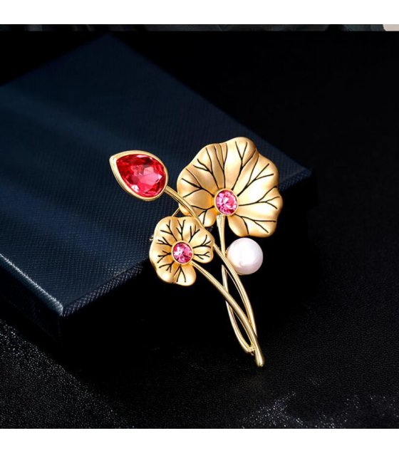 XSB227 - Golden Floral Saree Brooch